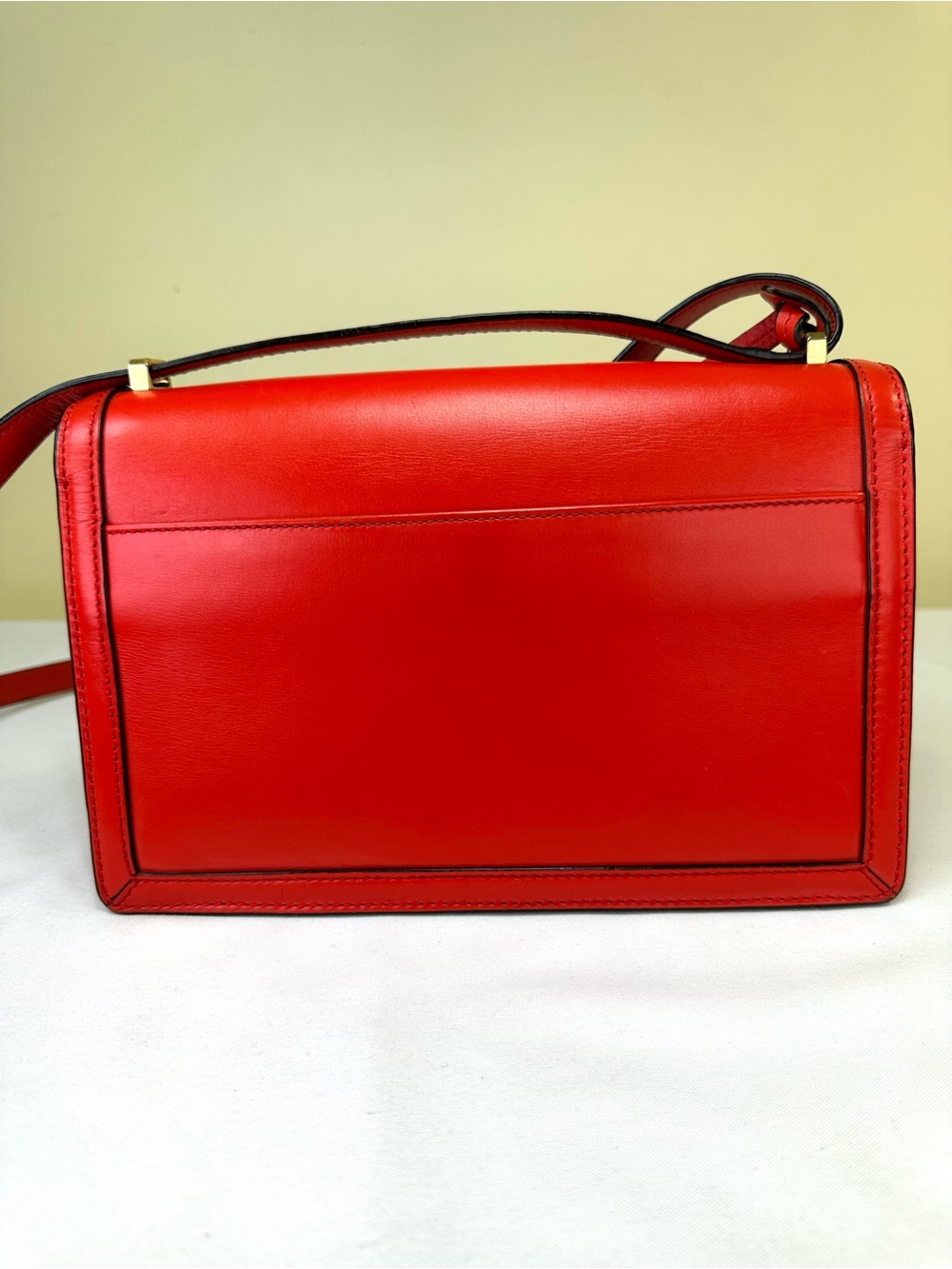 Loewe Barcelona Red Leather Iconic Triangular Fastening Shoulder/Crossbody COA - Picture 6 of 17